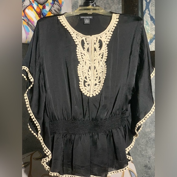 Chelsea And Theodore Blouse - Picture 5 of 12